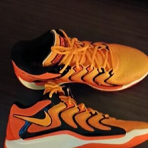 Nike Dynamic Orange and Black Sneakers